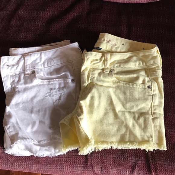 Bundle of 2 American Eagle shorts