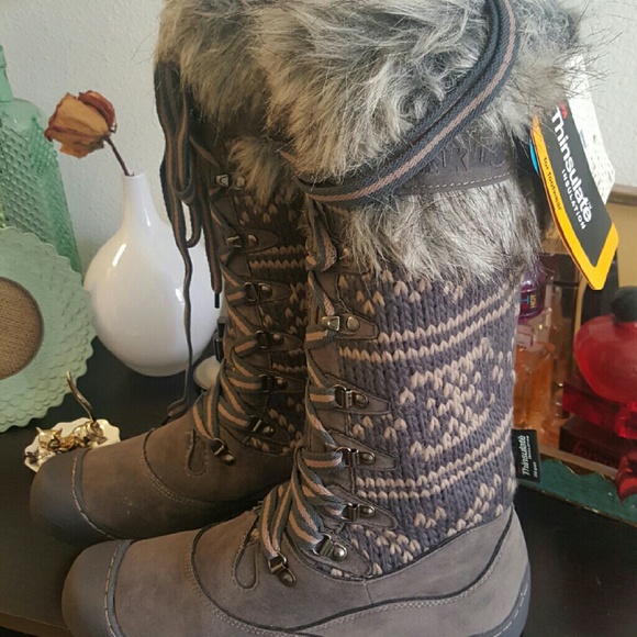 BRAND NEW MUK LUKS Gwen women's gray boots