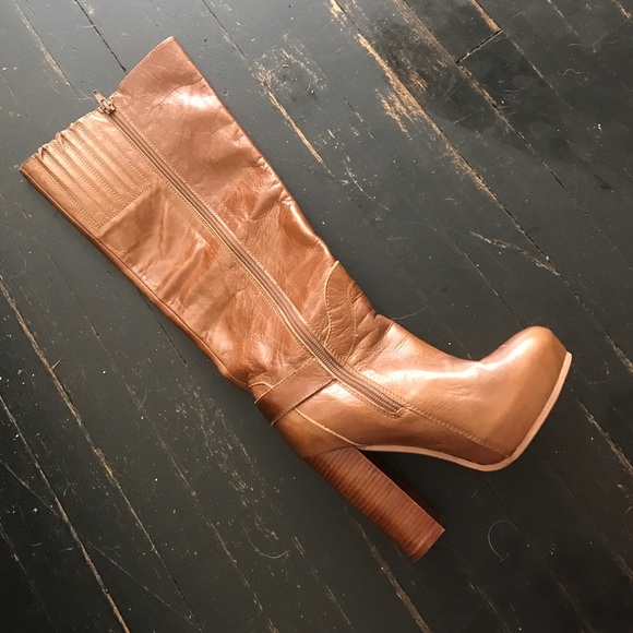 Boots - Picture 2 of 3