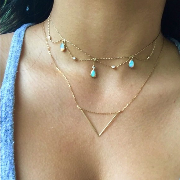14 kt dainty solid gold triangle necklace