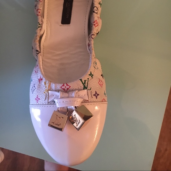 White leather Louis Vuitton ballet flats