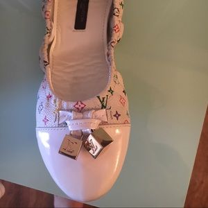 White leather Louis Vuitton ballet flats