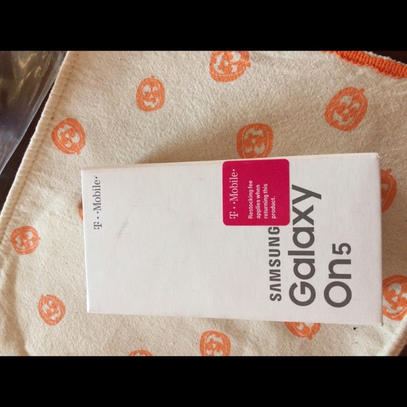 Brand new galaxy on5 - Picture 3 of 4