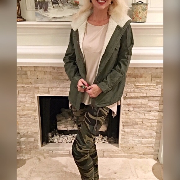 ! Thick premium fleece lined leggings💕 - Picture 4 of 4