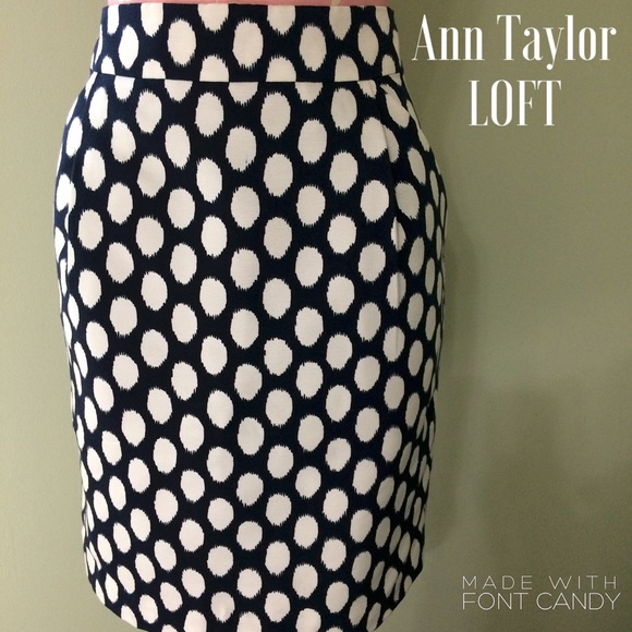 LOFT Dresses & Skirts - ✨SALE✨Ann Taylor LOFT Navy/White Skirt w/Pockets