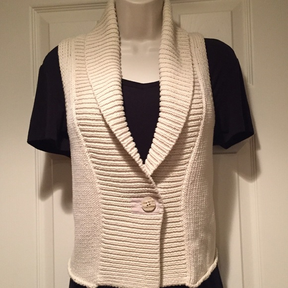 🌼SALE🌼! CAbi ivory sweater vest, XS