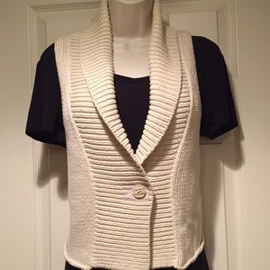 🌼SALE🌼! CAbi ivory sweater vest, XS