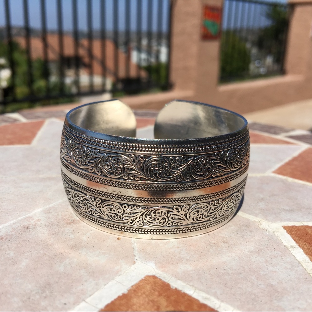 Tibetan Boho Tribal Vintage Silver Cuff Bracelets - Picture 4 of 8