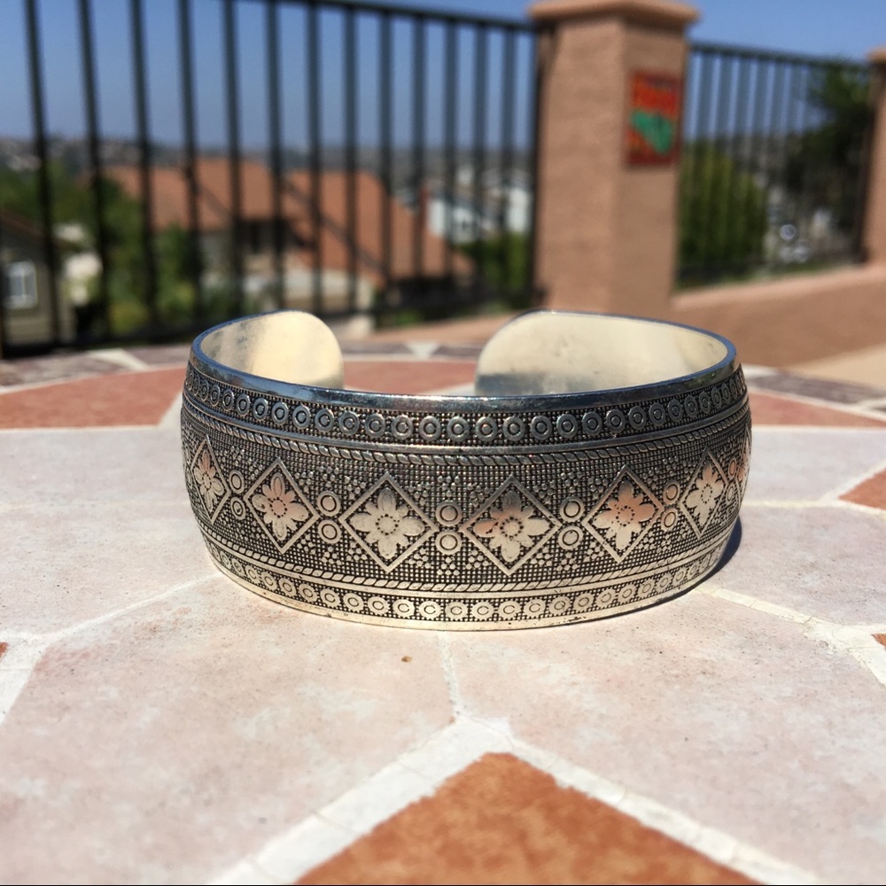 Tibetan Boho Tribal Vintage Silver Cuff Bracelets - Picture 5 of 8