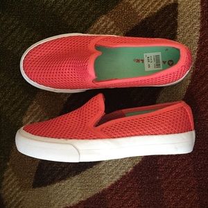 Slip ons