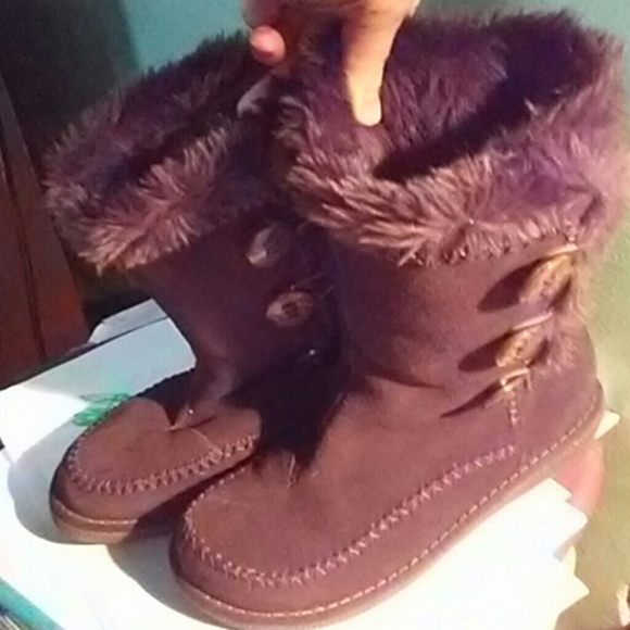 Boots - Picture 2 of 4