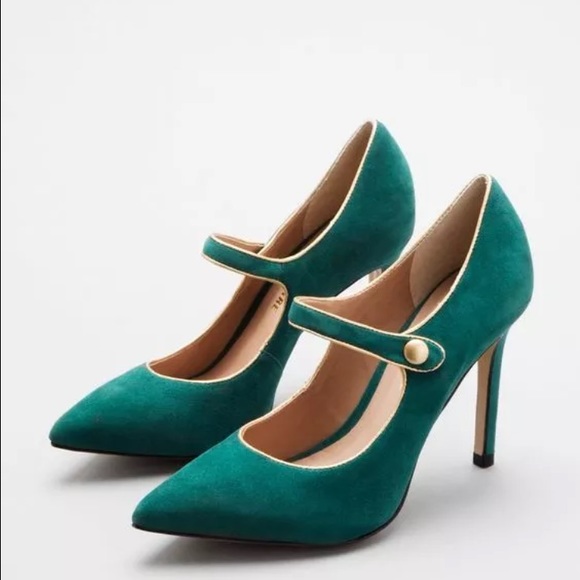 Pour La Victoire Case Mary-Jane Suede Pump, 6.5
