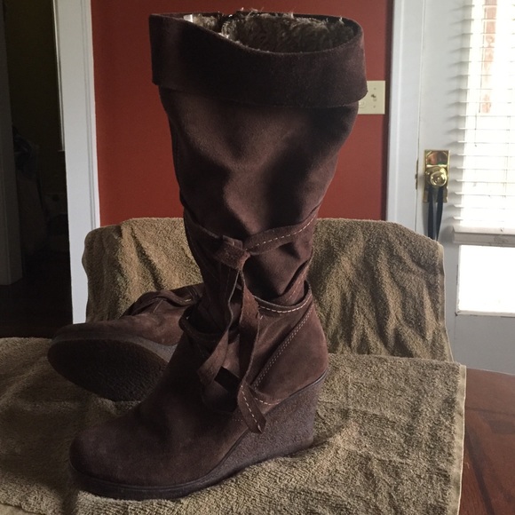 EUC ALDO Suede Faux Fur Lined Wedge boot Women's 9