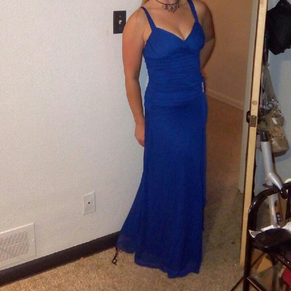 Dress - Picture 3 of 3