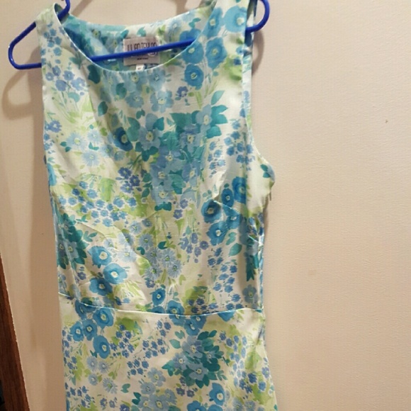 🎵CLASSIC!! Julian Taylor Designer Fit& Fade dress