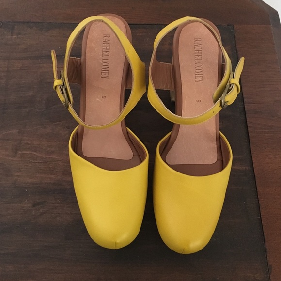 Rachel Comet Chic Yellow Heel!