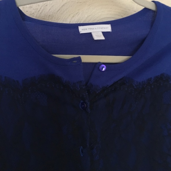 Blue sweater with black lace - Picture 2 of 2