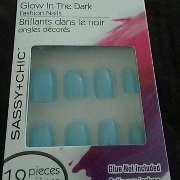 Blue glow in the dark nails