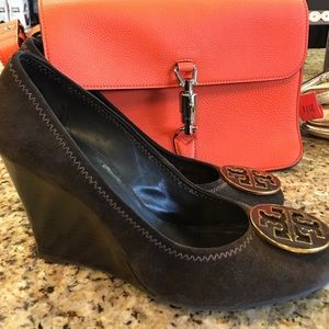 Tori Birch size 9.5 shoes.