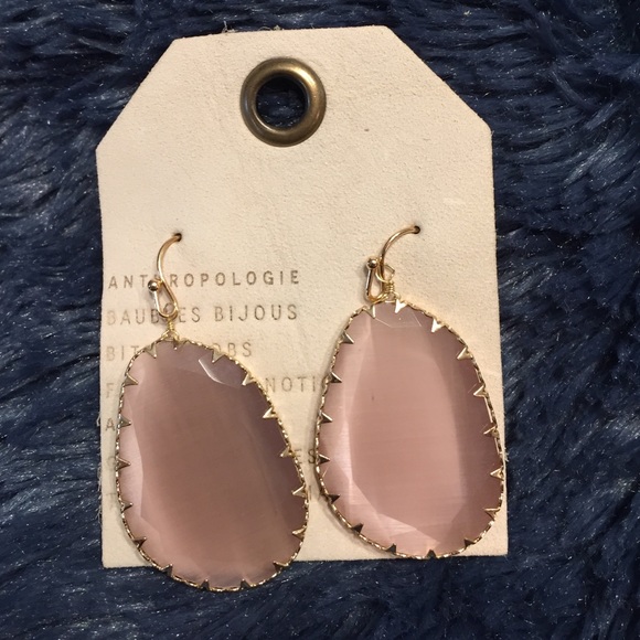New Anthropologie Mauve Issoria Drop Earrings.