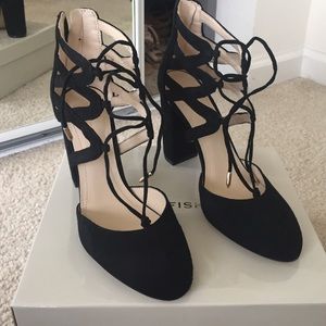NWB Marc Fisher lace up pumps