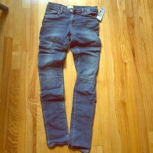 ROXY - lightly distressed skinny jeans NWT