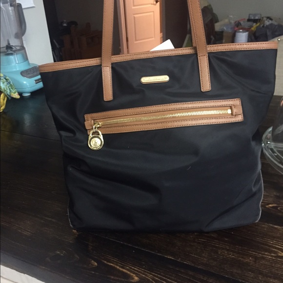 Michael kors tote