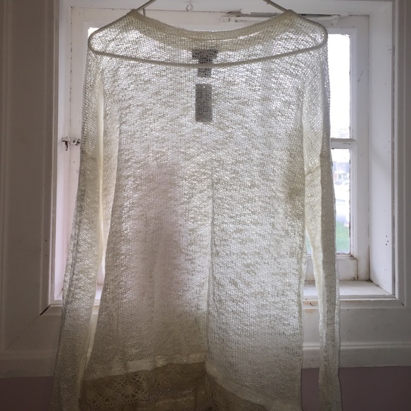 Long white crotchet hem pullover💛