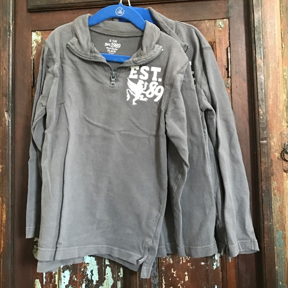 Charcoal gray sweater. Boys SZ 5/6