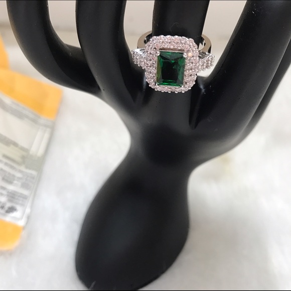 Gorgeous ring