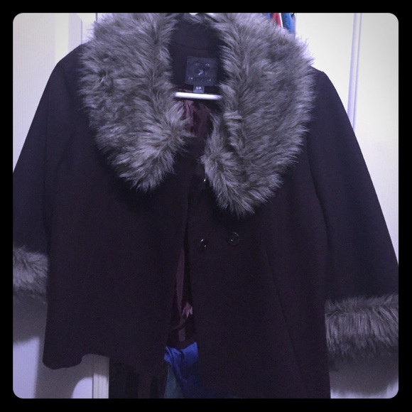 Peacoat dark merlot color with faux fur trim