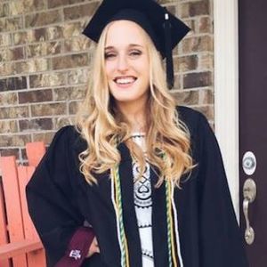 Meet your Posher, Caroline