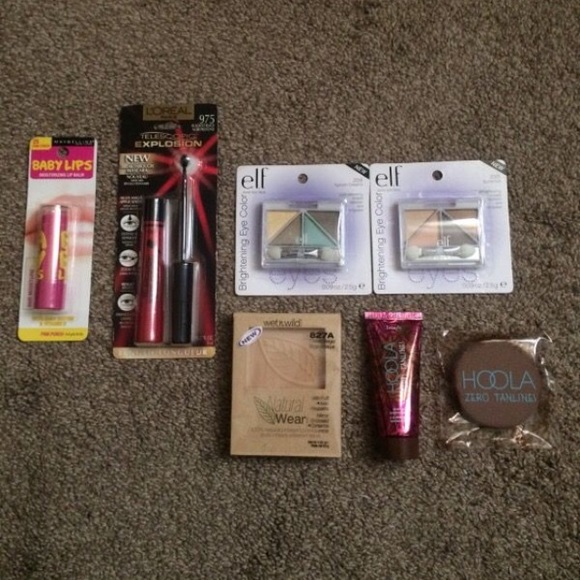 Assorted NEW makeup - Picture 1 of 3