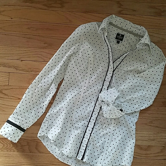 White and black top - Picture 3 of 3