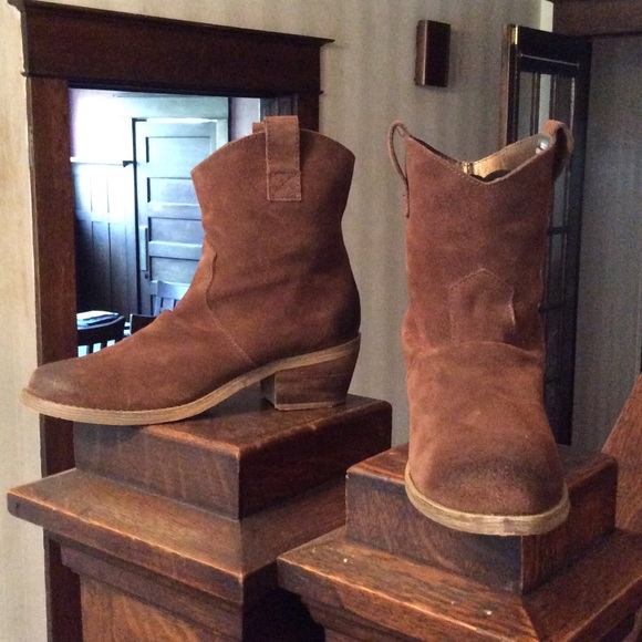 Booties from urban outfitters size 7 NWOT