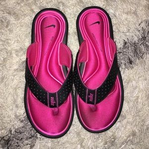 Nike comfort flip flops