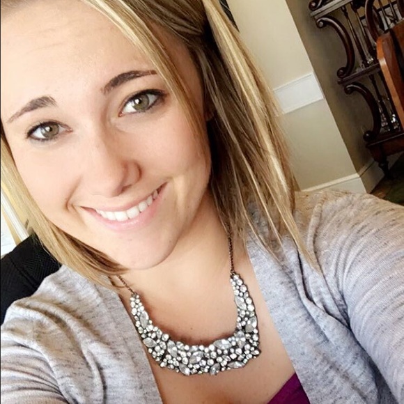 Meet your Posher, Kenzie