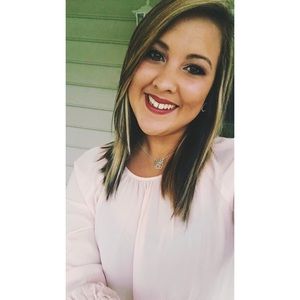 Meet your Posher, Lauren