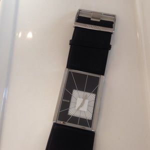 Nixon watch- "the motif"