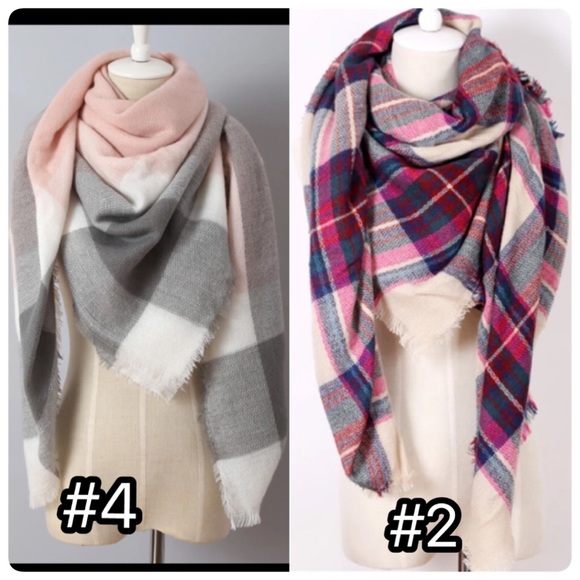 Multicolored triangle plaid scarf - Picture 4 of 5