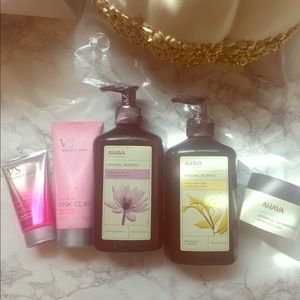 BRAND NEW ✨ VS and AHAVA lotions