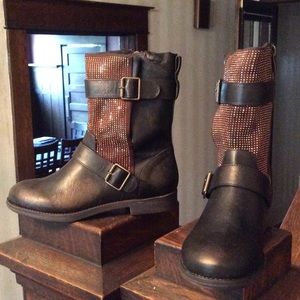 Yellow box brown boots. Size 7 NIB