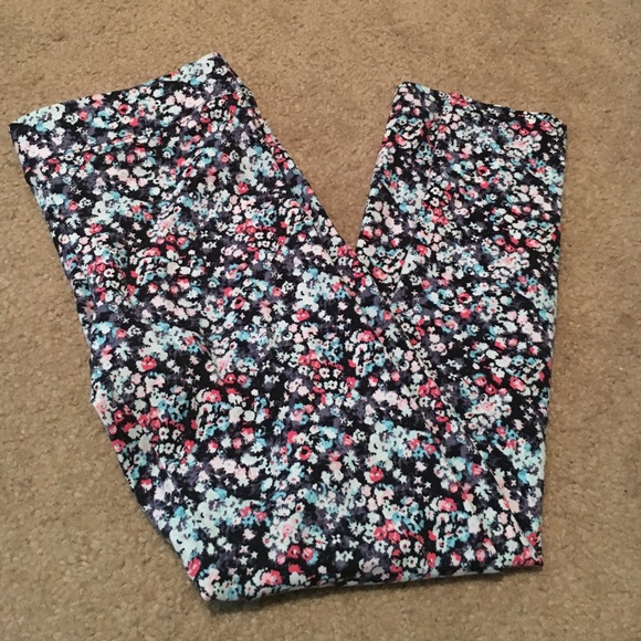 Hi-rise leggings- sale pending