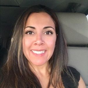 Meet your Posher, Yesenia