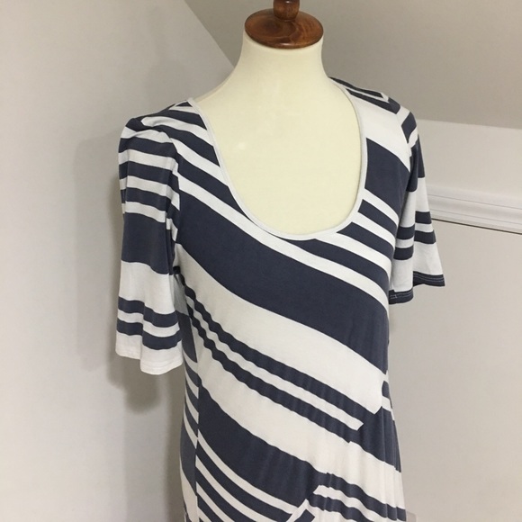 Heather gorgeous asymmetrical dress. - Picture 4 of 4