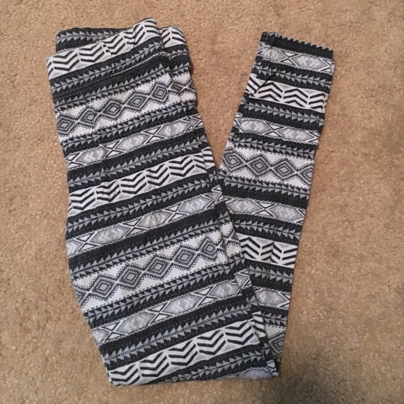 Hi-rise leggings- sale pending