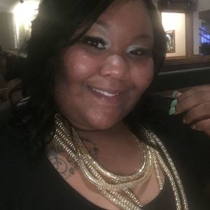 Meet your Posher, Ebony