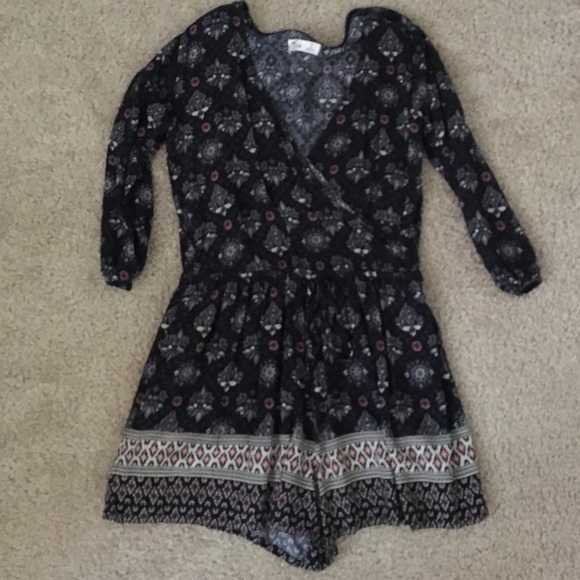Hollister romper