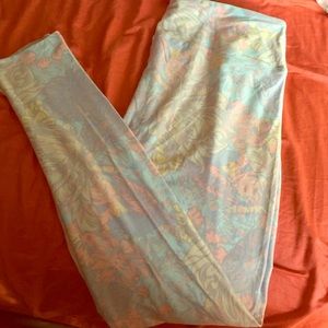 Lularoe tc pretty floral print leggings