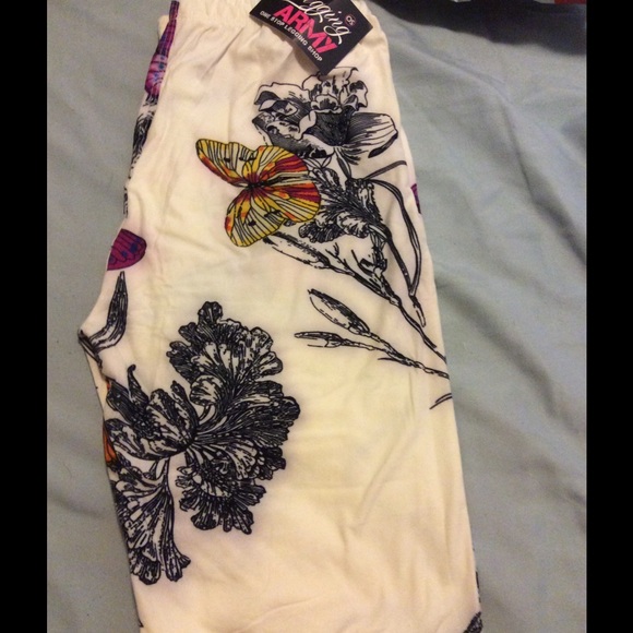 Butterfly super soft leggings!